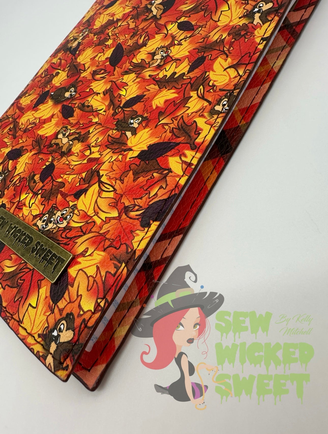 Chipmunks autumn notepad holder