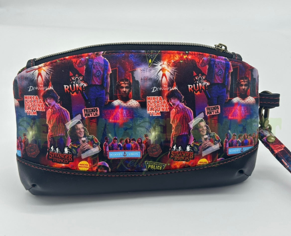 Upside down wristlet