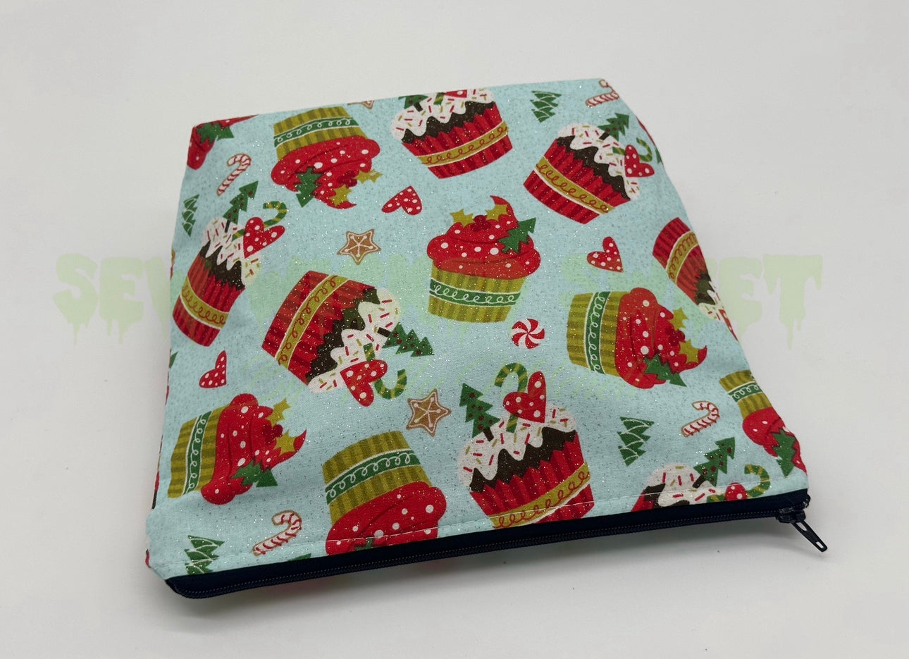 Christmas cupcake makeup bag