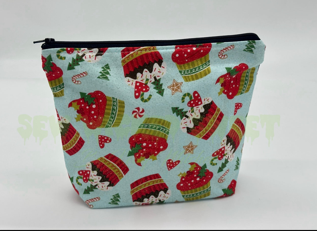 Christmas cupcake makeup bag